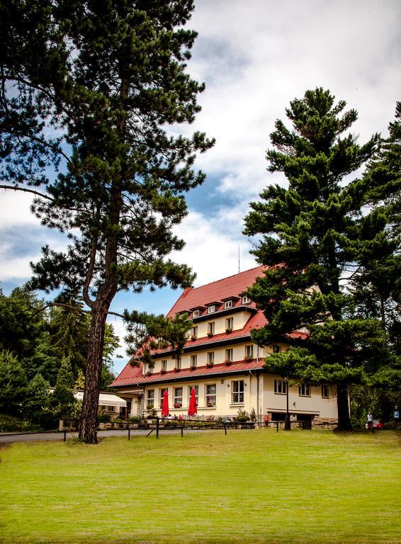 Parkhotel Skalni Mesto Jičín Екстериор снимка